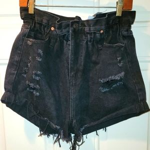 NWT FASHON NOVA L WOMEN'S DISTRESSED JEANS SHORTS